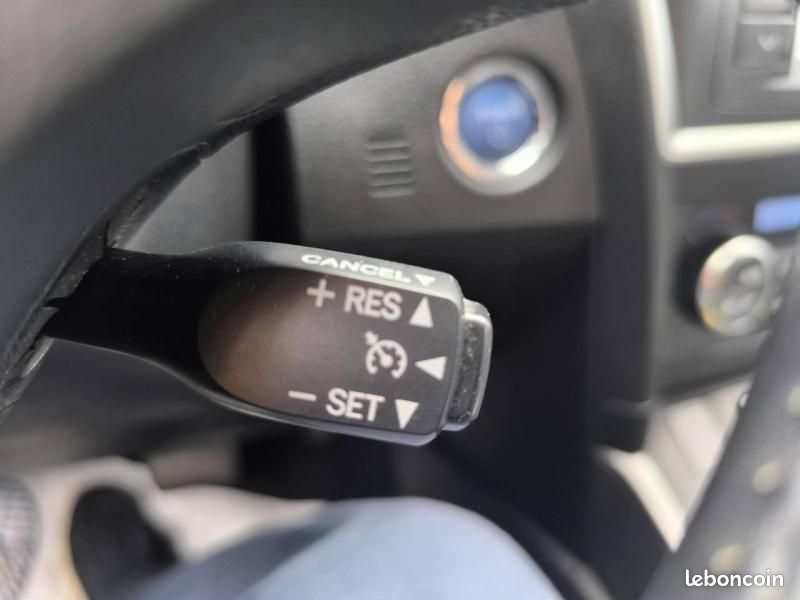 Toyota Auris HSD 136h Dynamic (image 17)