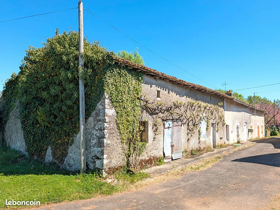 Maison 4 pièces 93 m² · à Rouillé · 93 m² · 64 800 €