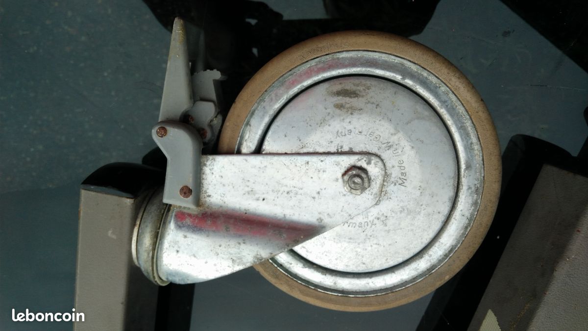 Roues à platine pivotantes (image 2)