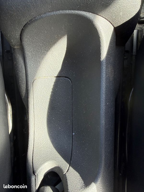 Audi tt coupe 1.8 t 180 ch - interieur cuir - radio - verrouillage centralise - (image 28)