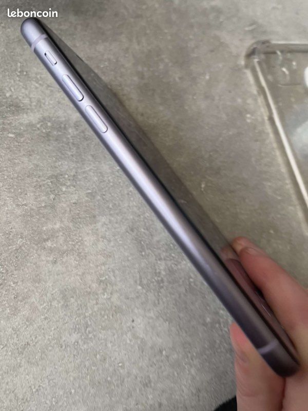 IPhone 11 (image 1)