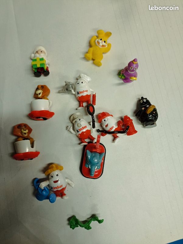 Divers jouets kinder (image 1)