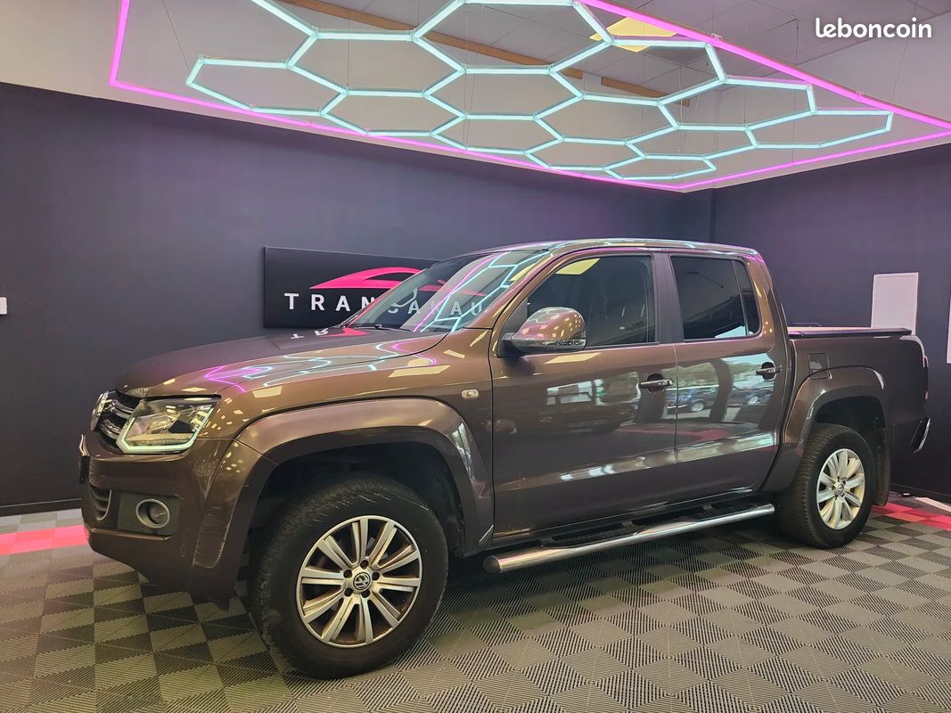 VOLKSWAGEN AMAROK HIGHLINE Double Cabine 2.0 BiTDi 180cv 4Motion - Historique d'entretien - Caméra - Attelage - Sièges chauffants en cuir - (image 6)
