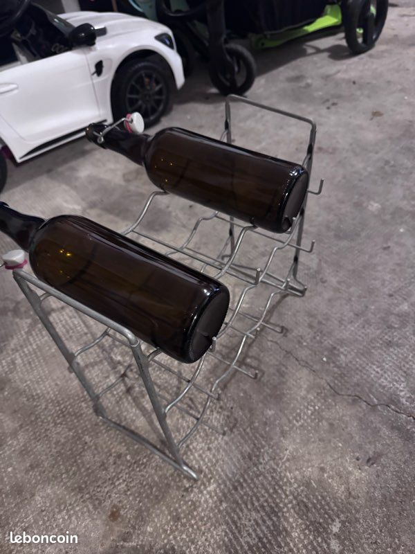Casier à bouteilles en métal – pratique et compact (image 3)