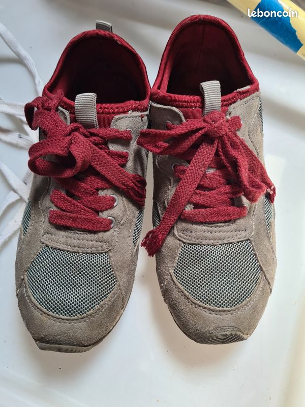 Baskets Heelys Sidewalk Sports Pour Garçon Taille UK 2 - Modèle Street Avec Roues, Occasion Bon état