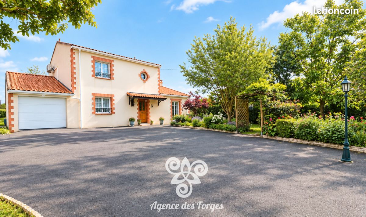 Maison 6 pièces 167 m² · à La Regrippière · 167 m² · 365 000 €