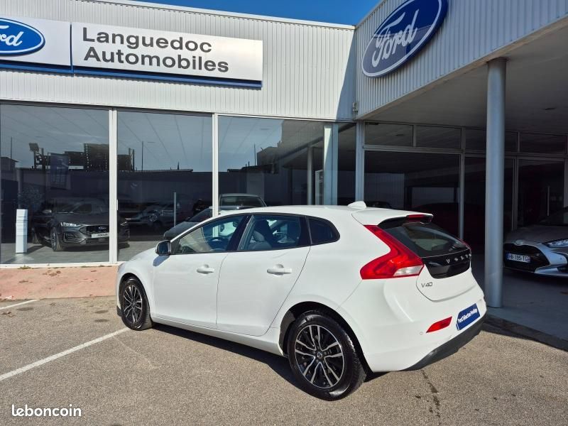 Volvo V40 D2 120ch Momentum Business Geartronic (image 5)