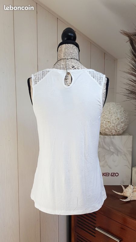 Top débardeur blanc fluide avec empiècement dentelle / macramé (image 2)