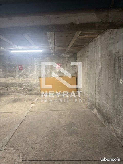 Parking 12 m² · à Saint-Raphaël · 12 m² · 32 000 €