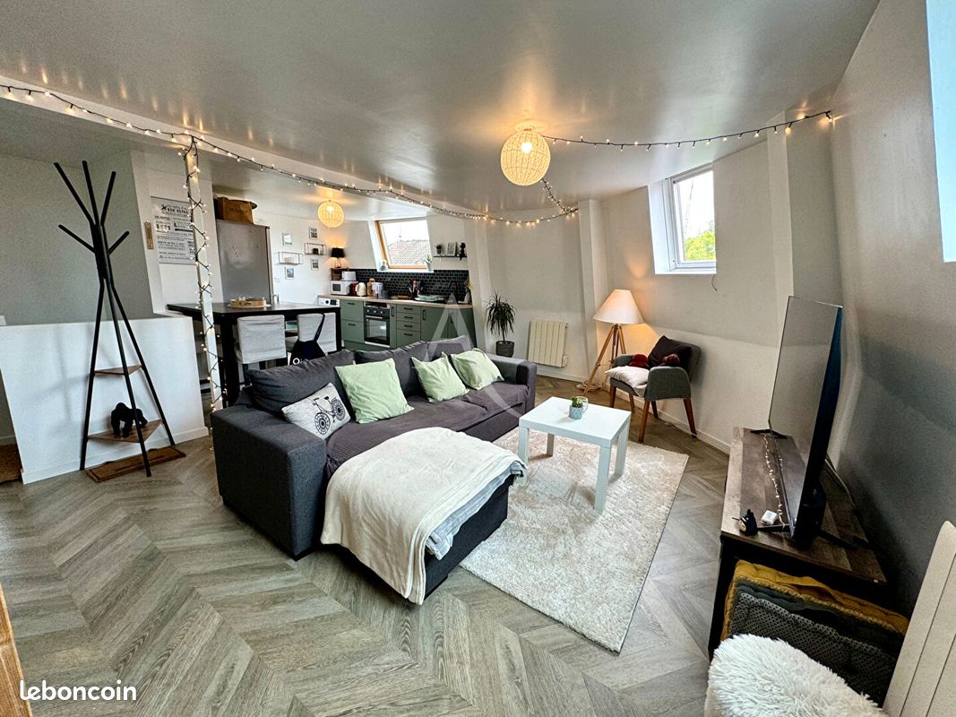 Appartement 3 pièces 48 m² · à Croix · 48 m² · 880 €