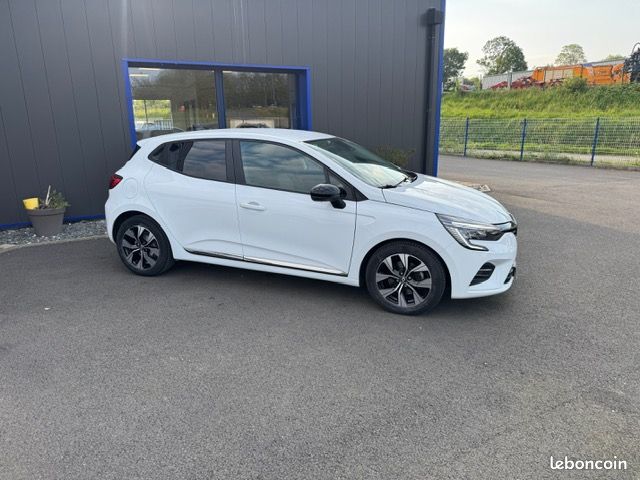 RENAULT Clio 5 Blue dCi 100 Evolution (image 3)