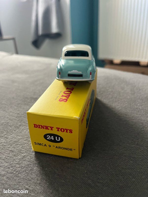 Voiture,Dinky Toys Simca 9 arondes (image 4)