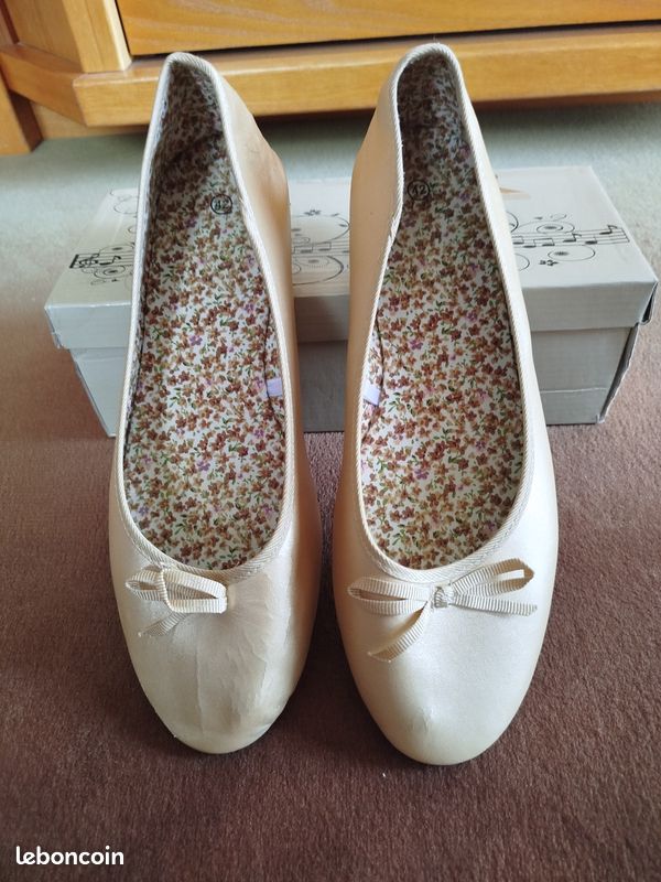 Chaussures Ballerines beige (image 1)