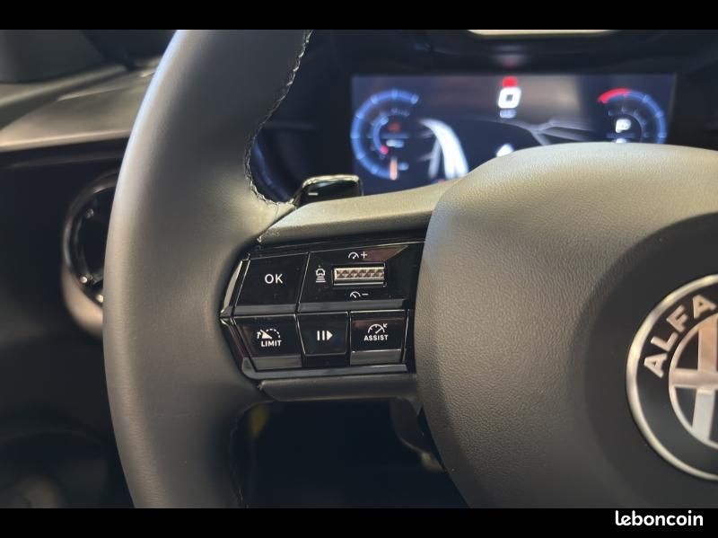 Alfa romeo Junior 1.2 Ibrida 136ch Premium DCT6 Q4 (image 24)