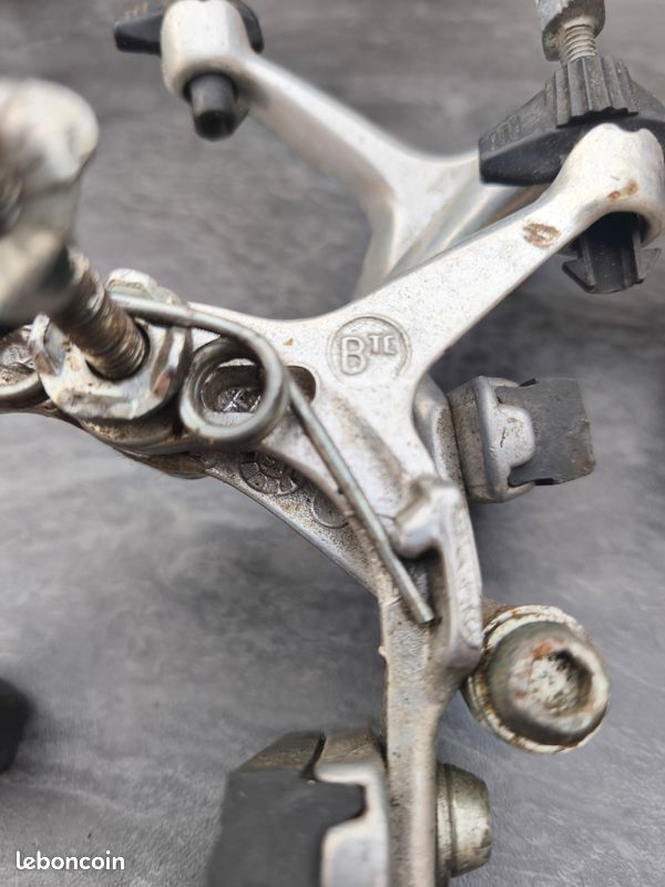 Etrier de frein arrière Banjo 10mm Dirt bike Apollo YCF CRZ Etrier de frein arrière Banjo 10mm Dirt bike Apollo YCF CRZ