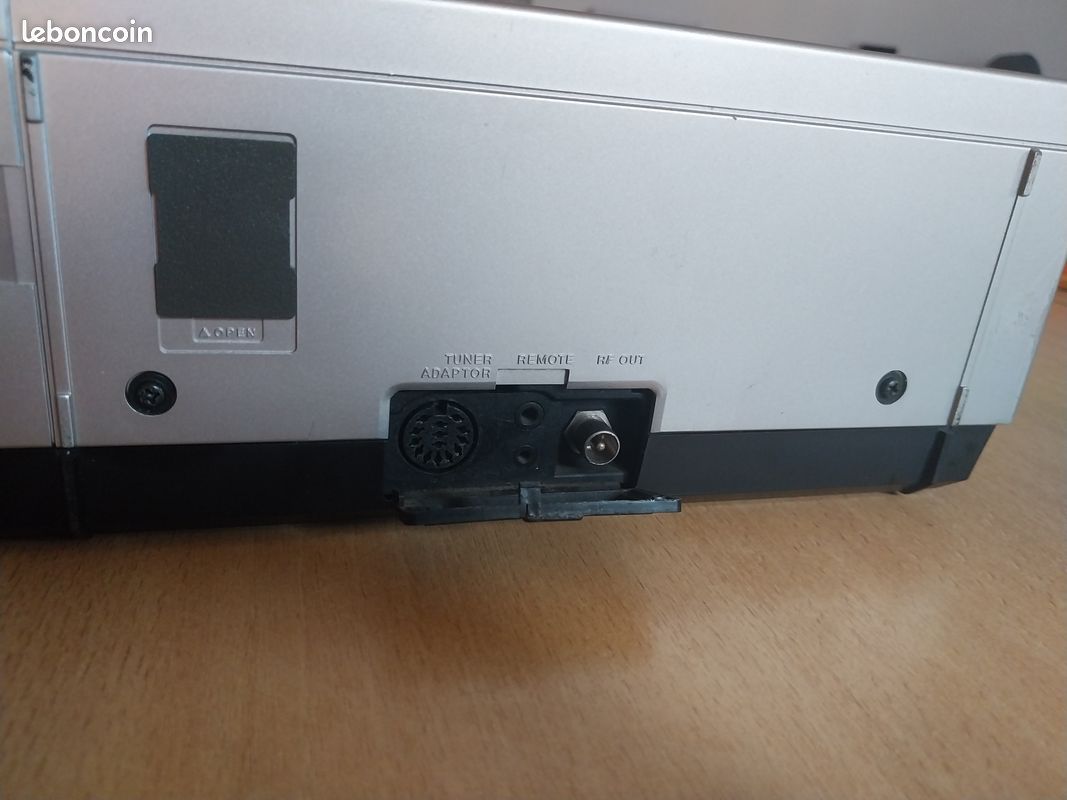 Videorecorder VHS Hitachi VT-M602EL magnétoscope (Gebraucht) in