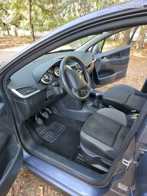 Peugeot 207 1,4 l 75 ch (image 3)