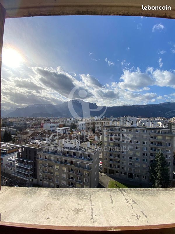 Studio 1 pièce 12 m²