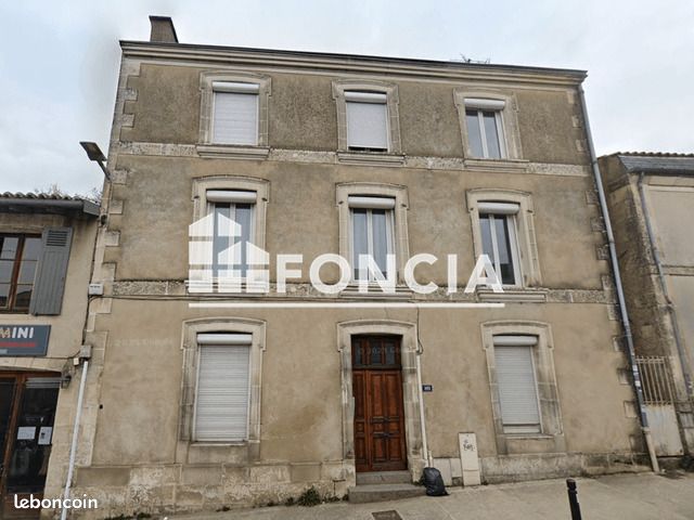 Appartement 1 pièce 16 m² · à Poitiers · 16 m² · 365 €
