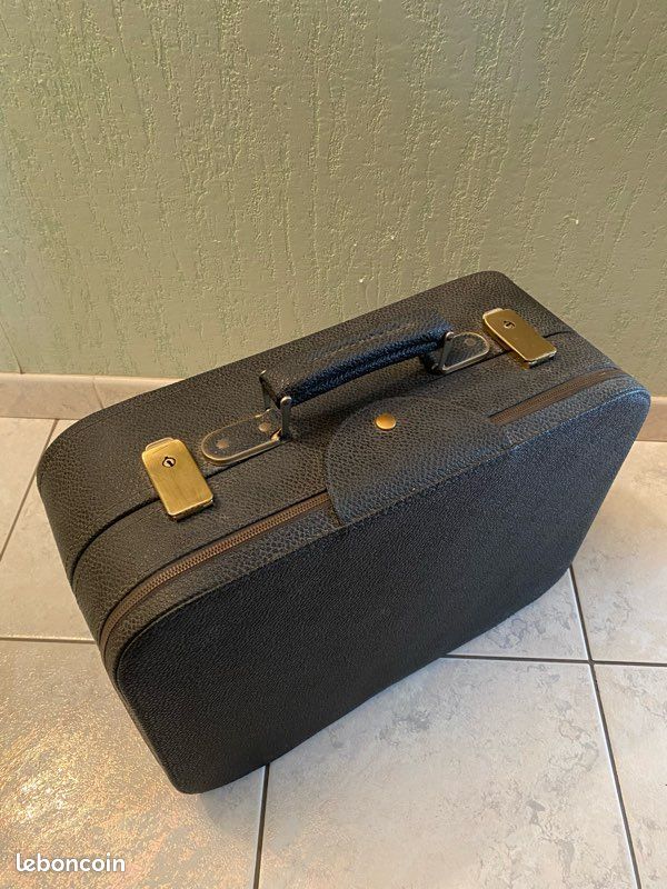 Valise de toilette avec accessoires (image 3)