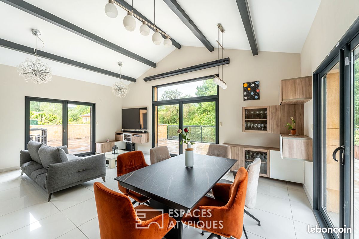 Maison 7 pièces 280 m² · à Porte des Pierres Dorées · 280 m² · 860 000 €