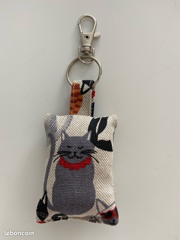 Porte clés diffuseurs de parfum (image 1)