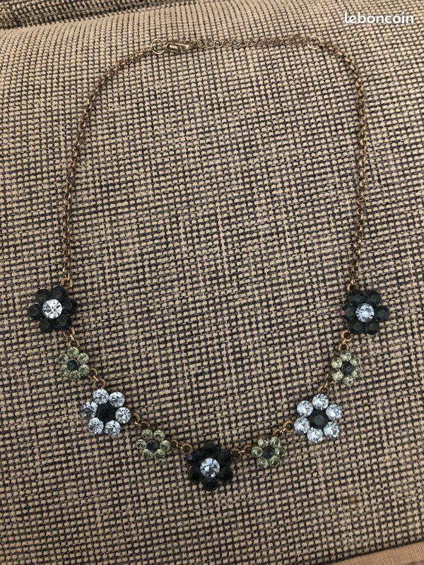 Collier avec cristaux - Lyyy (image 1)
