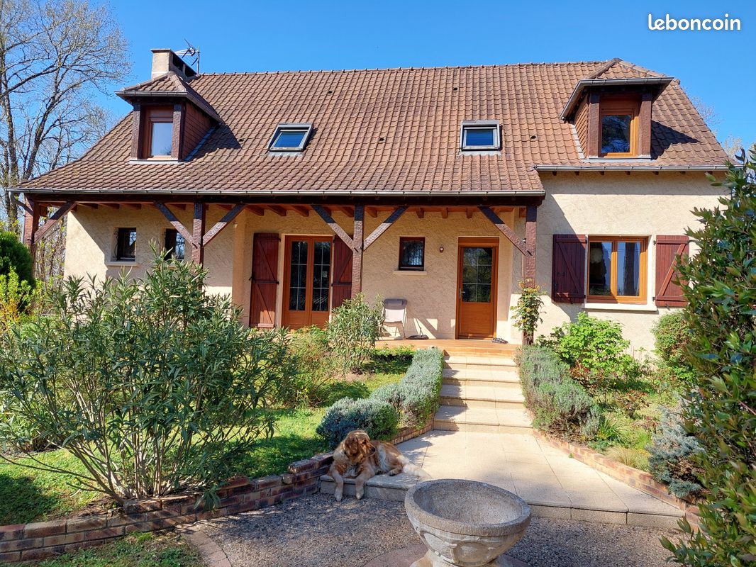 Maison 7 pièces 158 m² · à Ussac · 158 m² · 275 000 €