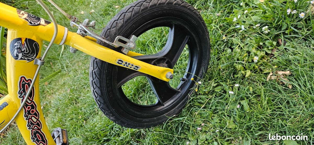 Velo enfant avec petite roue (image 3)