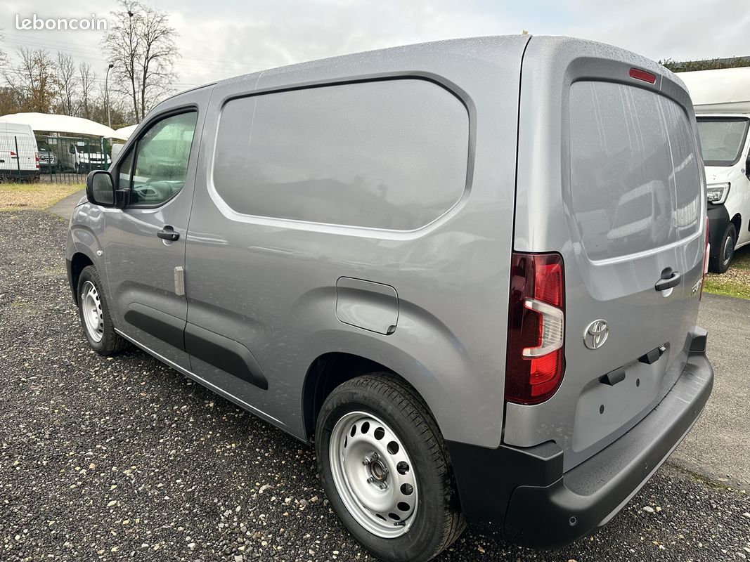 Toyota PROACE CITY GRIS MEDIUM 130 D-4D START BVA MY25 (image 5)