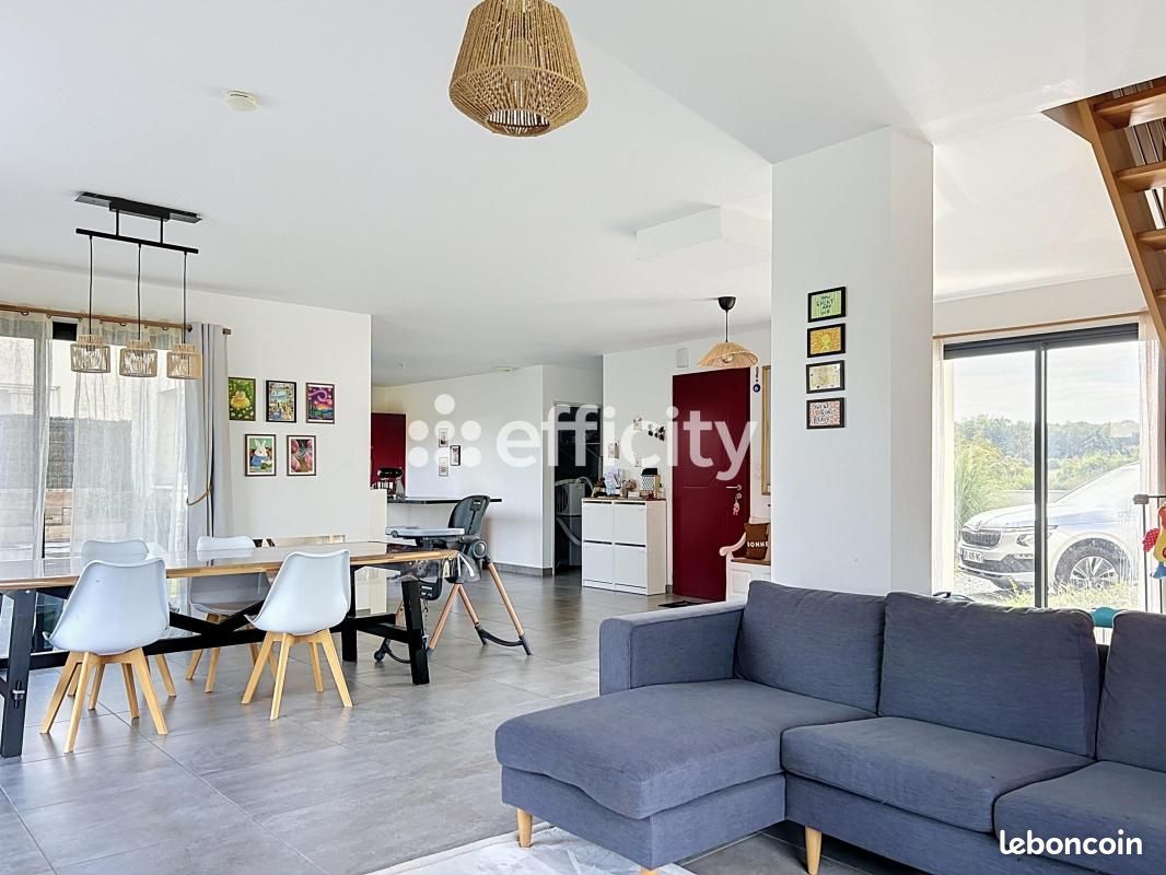 Maison 5 pièces 141 m² · à Varennes · 141 m² · 262 000 €