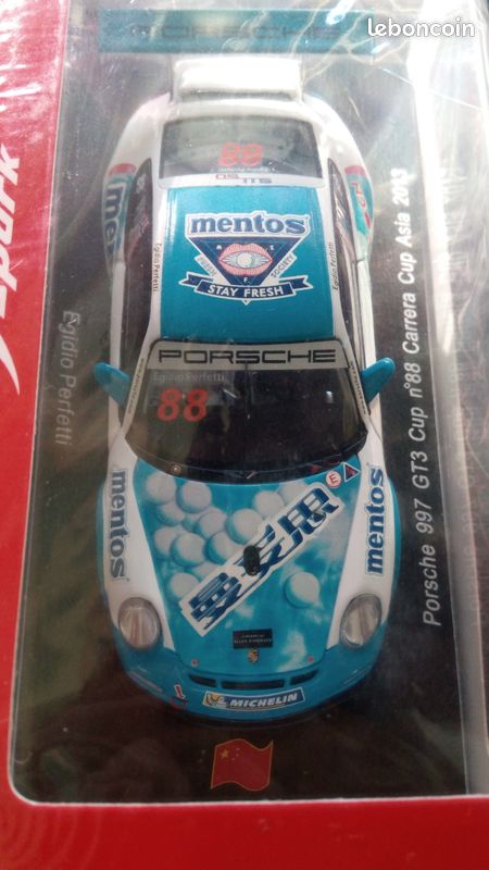 Porsche 911 997 GT3 Cup N°88 Mentos - Carrera Cup Asia 2013 - Échelle 1:43 Spark SA039