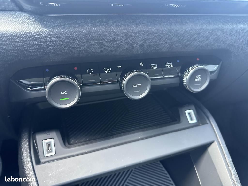CITROEN C4 1.2i Hybride - 145 S&S - BV e-DCS 6 Max PHASE 2 (image 15)