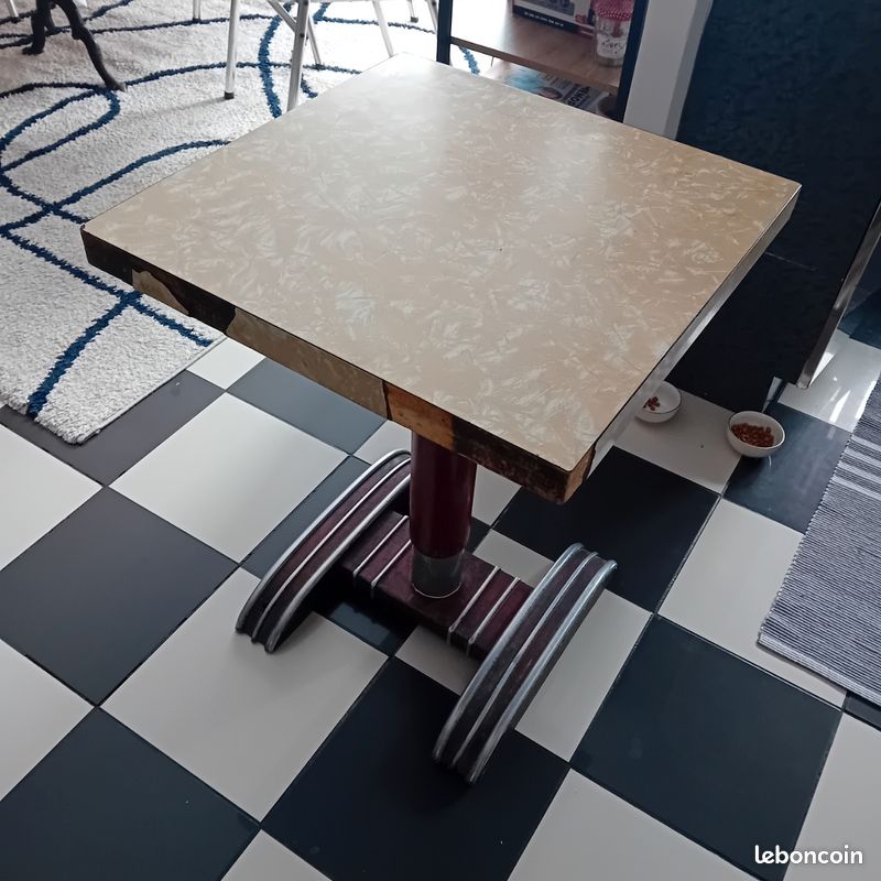 Table de bistrot (image 2)