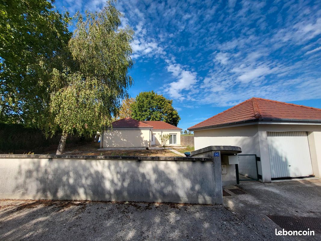 Maison 5 pièces 101 m² · à Fère-Champenoise · 101 m² · 882 €/mois