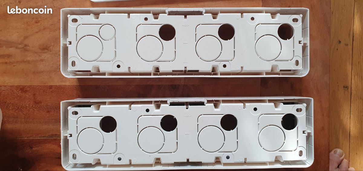 Kit complet avec cadre en saillie Legrand Mosaic pour 10 modules étroits ou 5 postes standards (image 3)