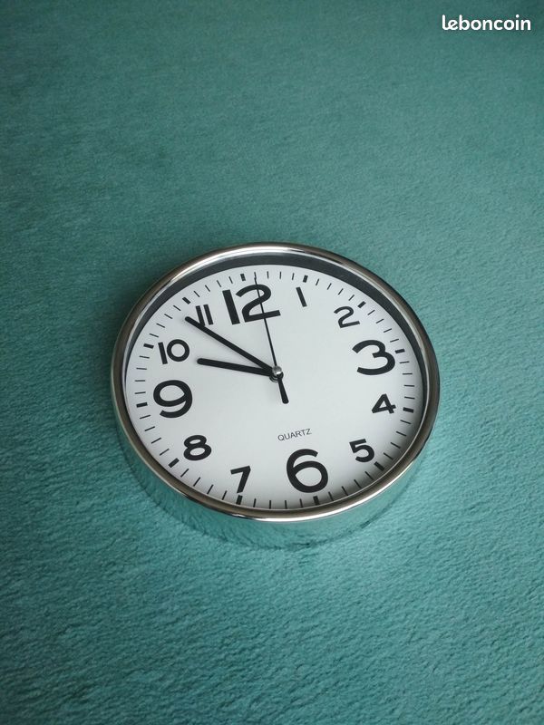 Pendule murale à quartz (image 1)