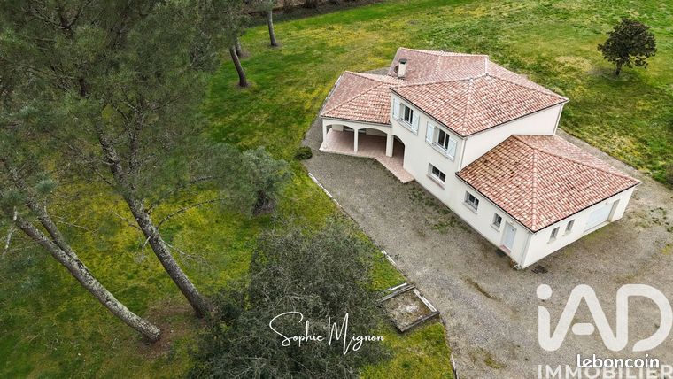 Maison 8 pièces 206 m²