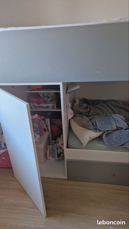 Lit superposés avec un placard et deux tiroirs vendus avec les deux matelas (image 6)