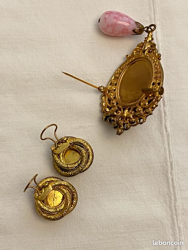 Parure de bijoux Coro vintage, broche Coro, boucles d'oreilles Coro, bijoux fantaisie, bijoux vintage, bijoux signés - France Parure de bijoux Coro vintage, broche Coro, boucles d'oreilles Coro, bijoux fantaisie, bijoux vintage, bijoux signés - France