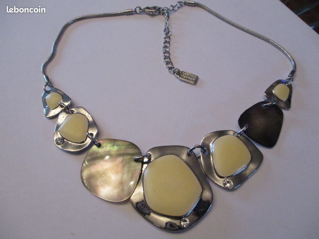 Beau collier avec nacre ARMAND THIERRY (image 1)