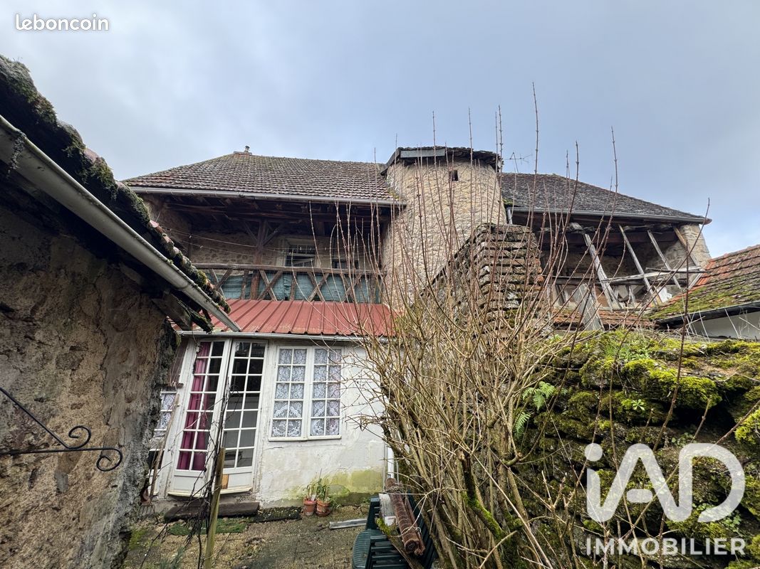 Maison 7 pièces 172 m² · à La Tagnière · 172 m² · 90 000 €