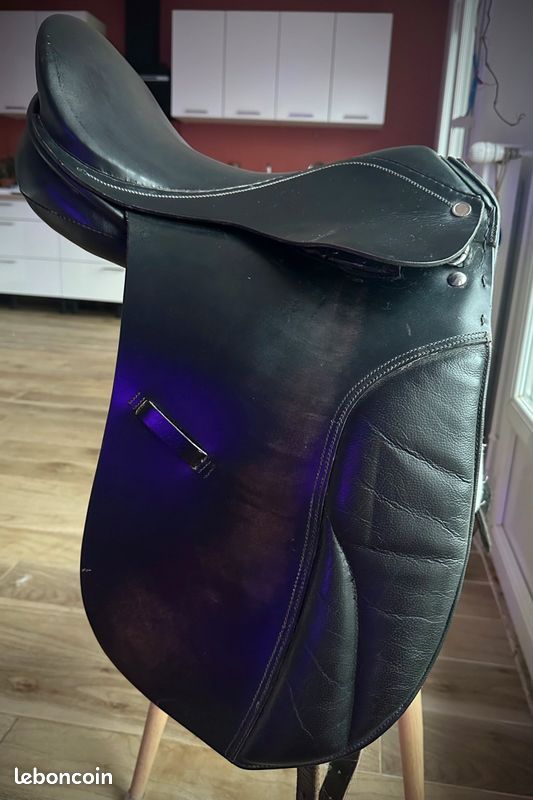 Selle dressage équitation (image 1)