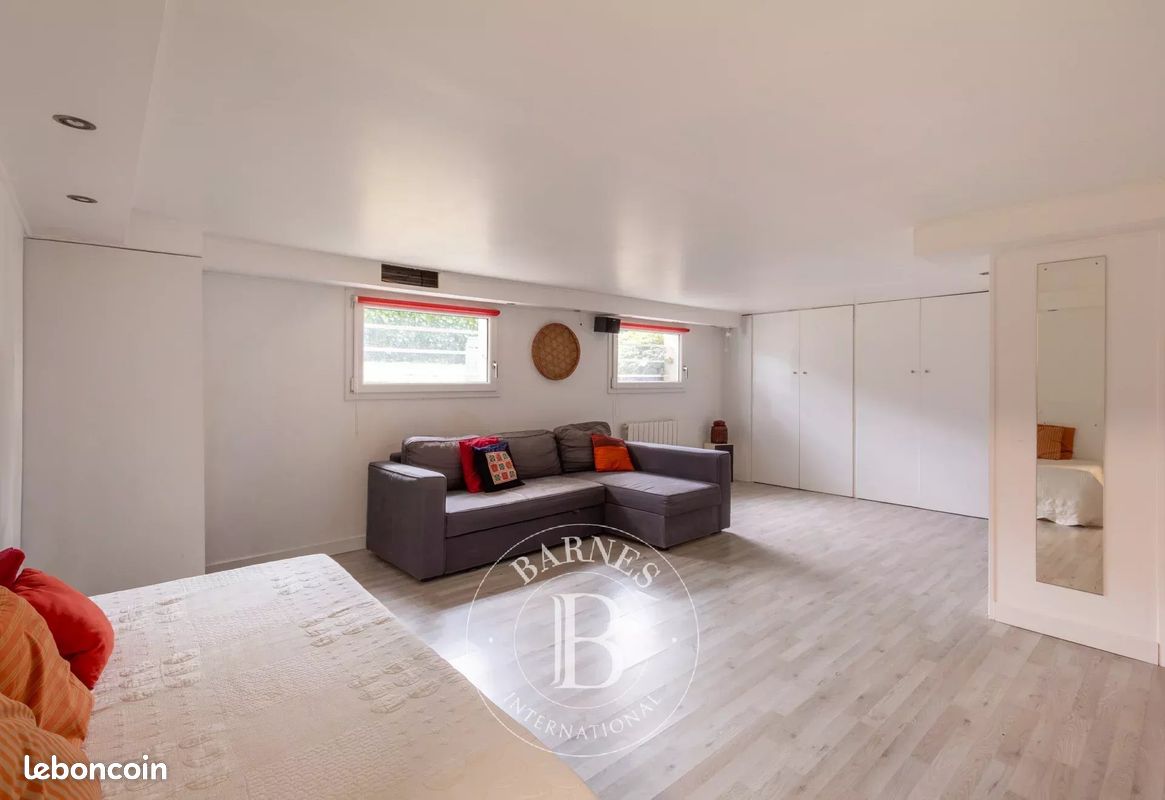 Propriété 9 pièces 208 m² (image 17)