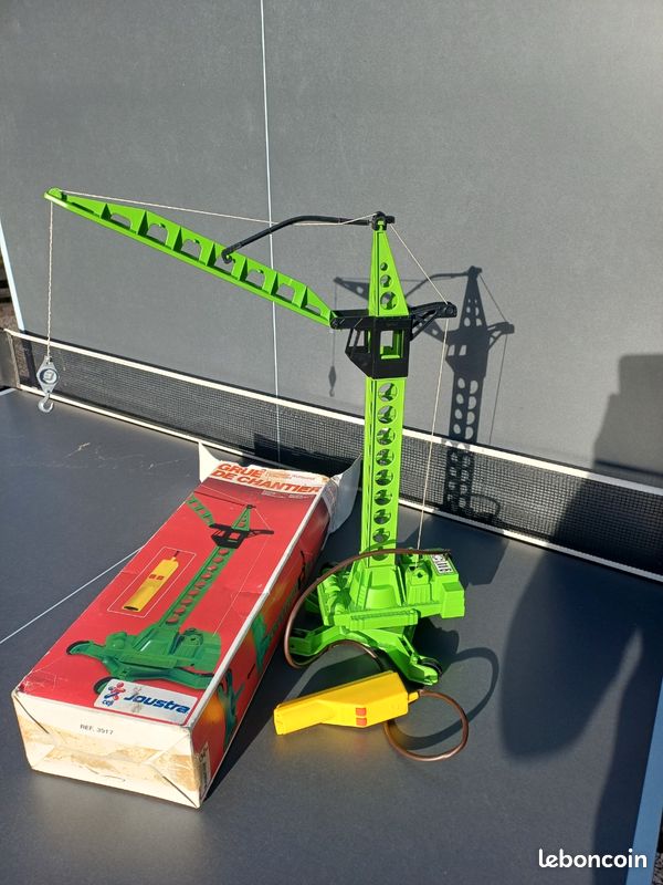 Grue mécanique en tôle Joustra