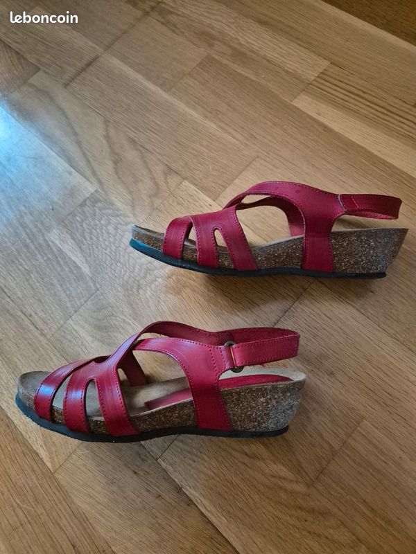 Nu-pieds rouge taille 35 Chaussures