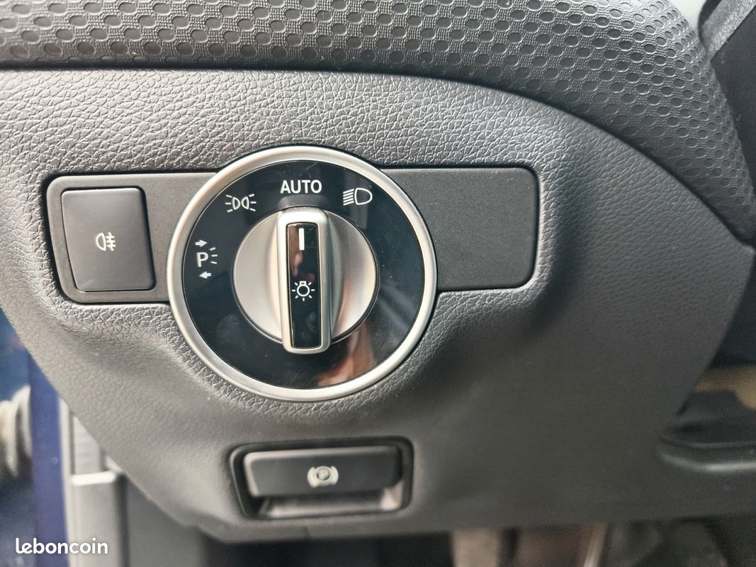 Mercedes-benz classe a 1.5 180 cdi 110 blueefficiency fascination (image 27)