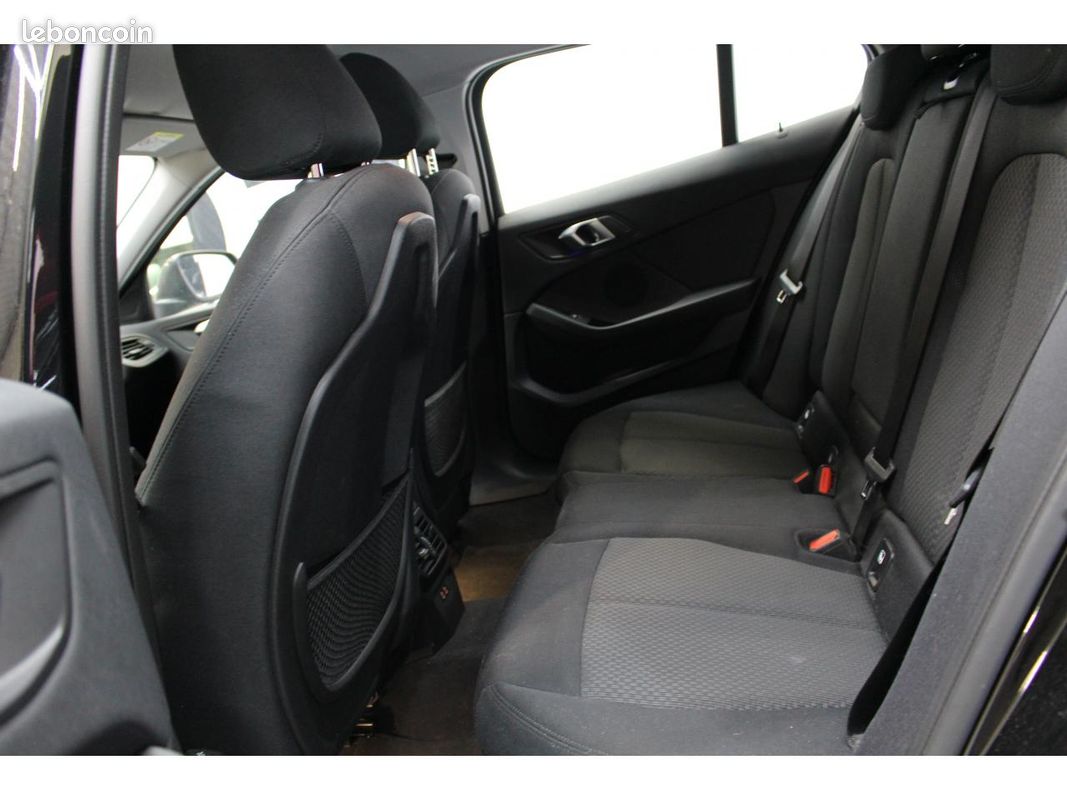 BMW SERIE 1 118d - BVA BERLINE F40 Lounge (image 33)