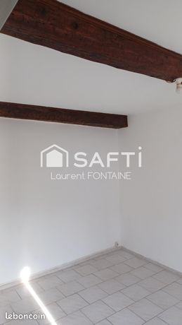 https://img.leboncoin.fr/api/v1/lbcpb1/images/b4/63/e1/b463e151245ad02a1c5692307d1a5a5836fe9e92.jpg?rule=ad-image