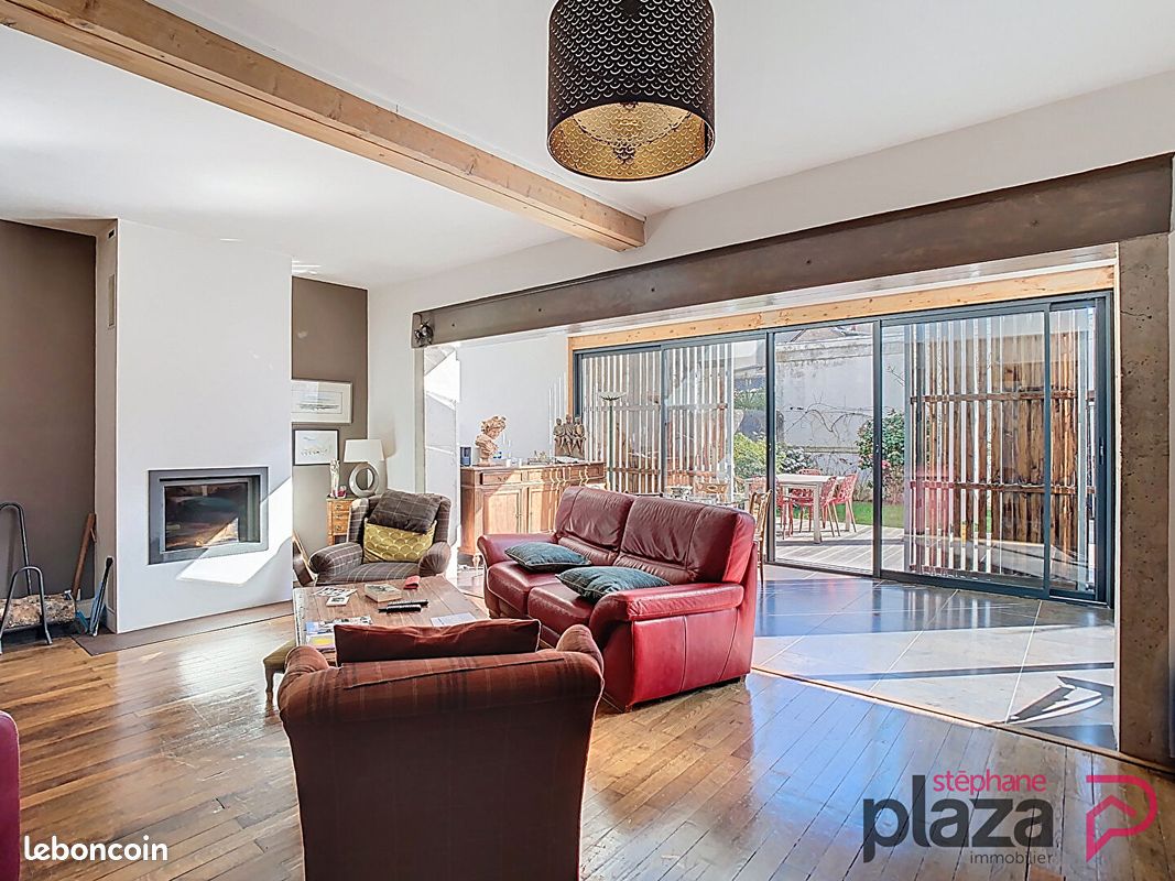 Maison 10 pièces 202 m² · à Tours · 202 m² · 698 880 €